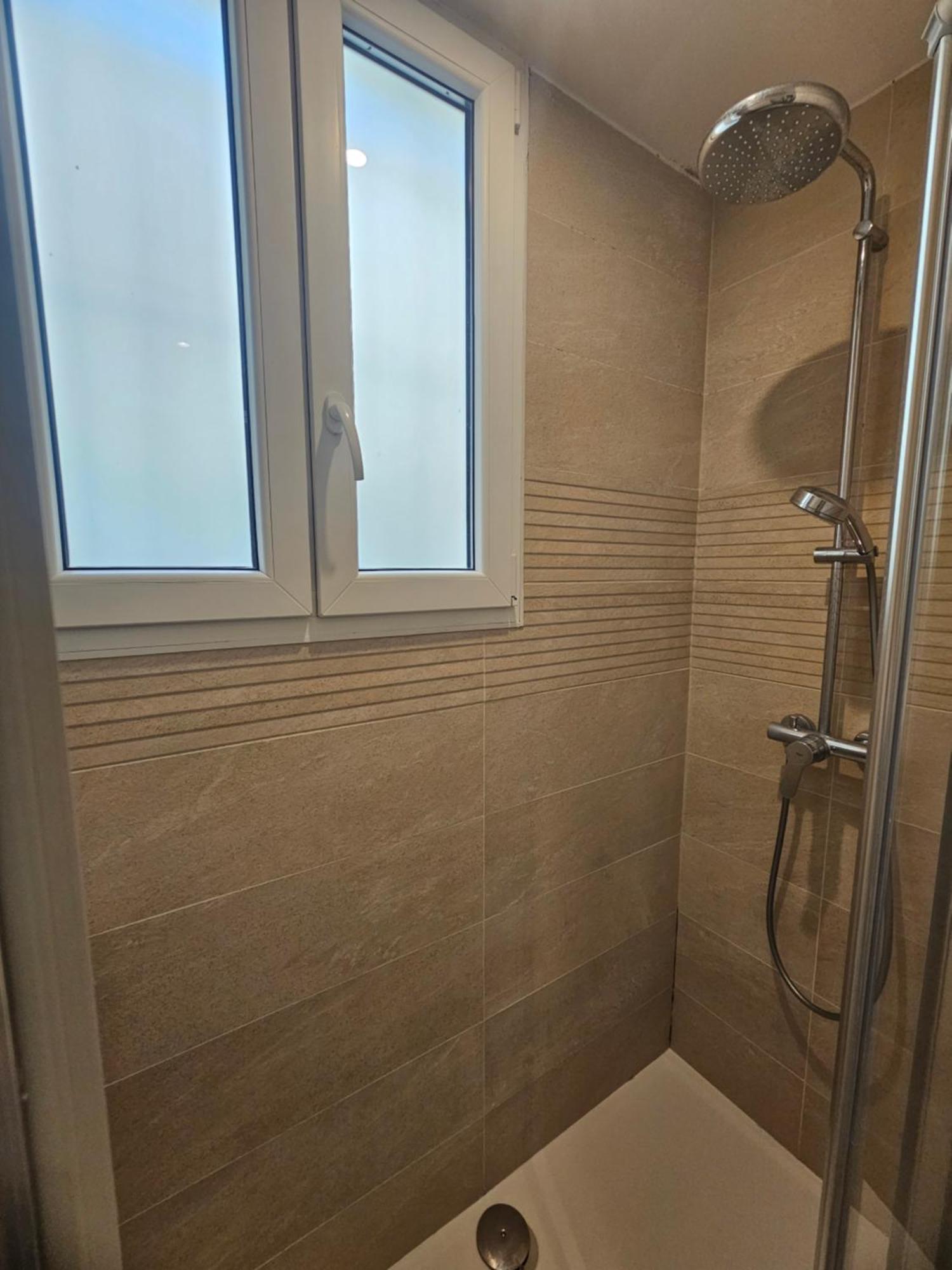 *appartement Moderne/2 Minutes Du Metro* Apartment *