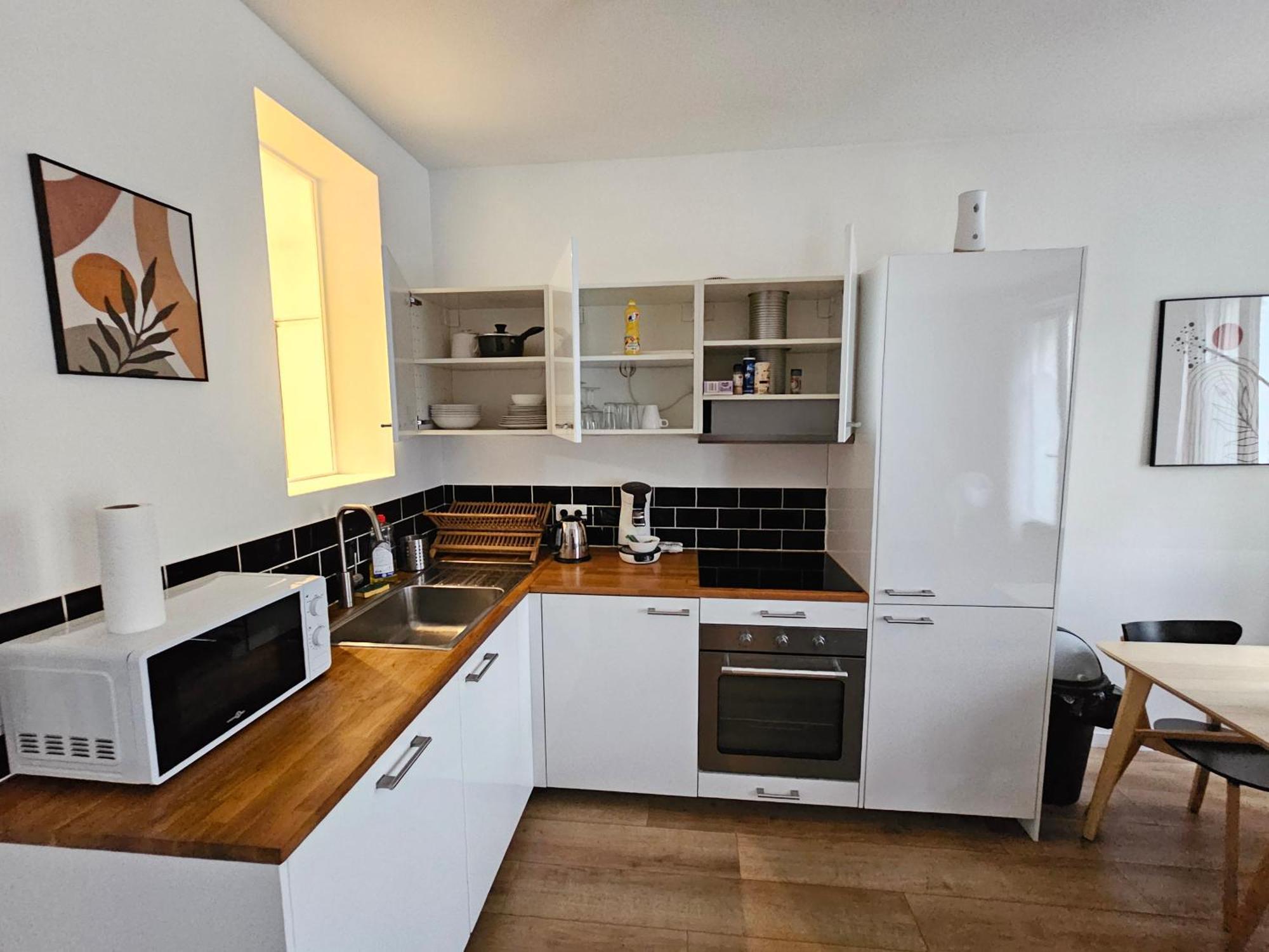 *appartement Moderne/2 Minutes Du Metro* * Saint-Ouen (Seine-Saint-Denis)